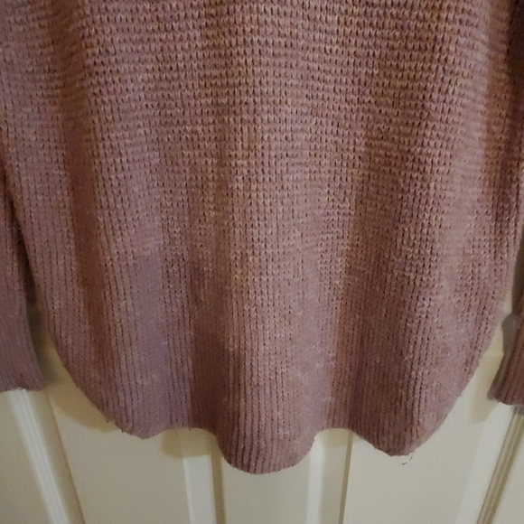 American Eagle Outfitters sweater - Picture 3 of 4